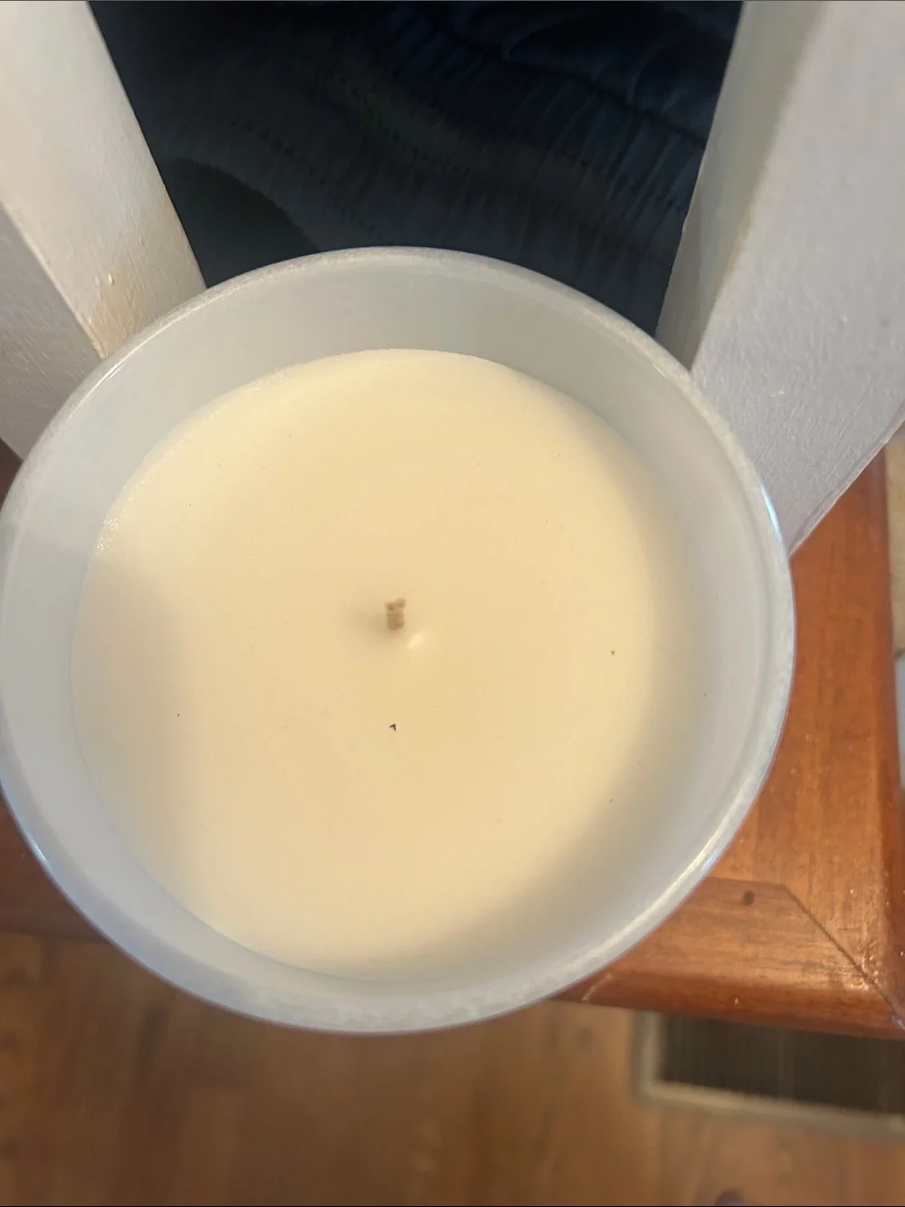 FOCUS ON THE GOOD. Scented Candle - White / Silver